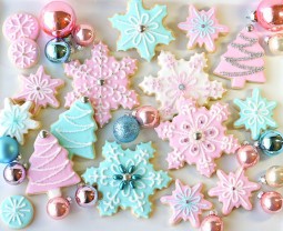 tableart_christmas_dessert_table_pink_light_blue_cookies-255x208.jpg